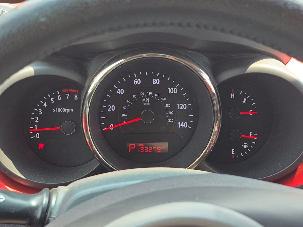 Used 2010 Silver Kia Sport image 25