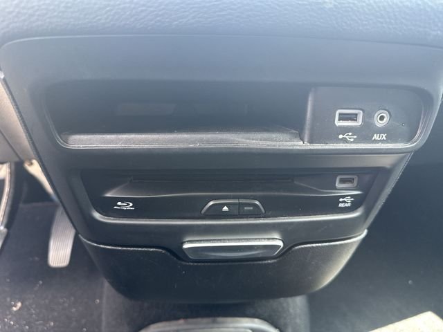 Used 2018 Black Chrysler Limited image 39