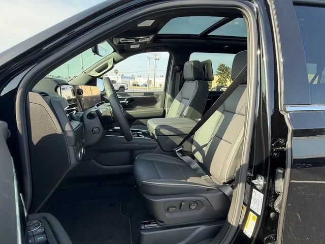 New 2026 Black Chevrolet Premier image 7