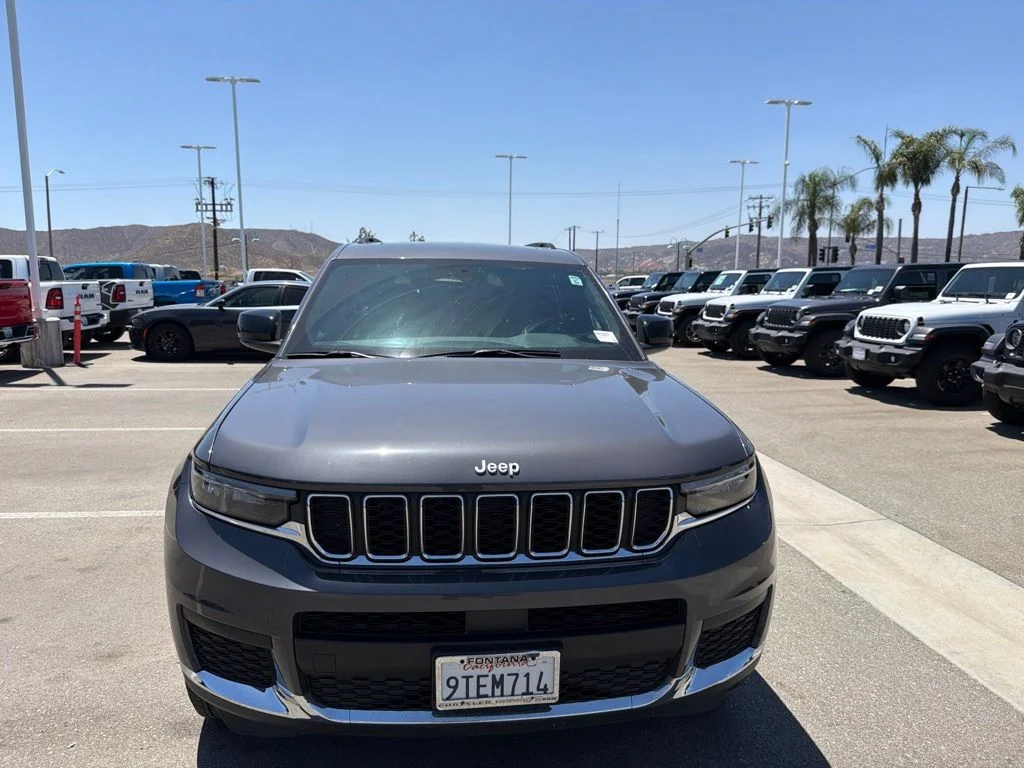 Used 2025 Gray Jeep Laredo X image 2