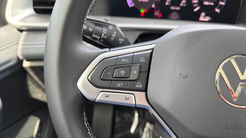 New 2026 Pure White Volkswagen 2.0T SE image 22