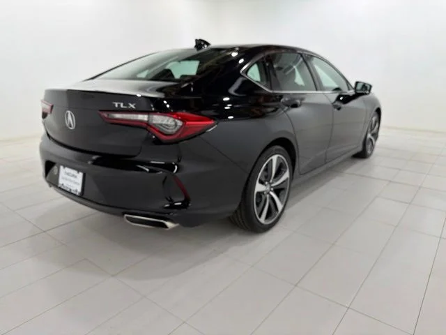 Certified Used 2025 Majestic Black Pearl Acura TECH image 5