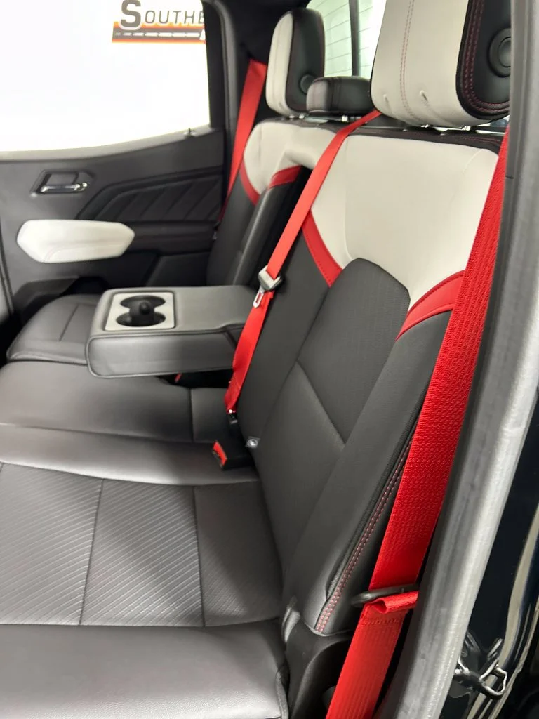 2024 GMC Canyon AT4X - Photo 18