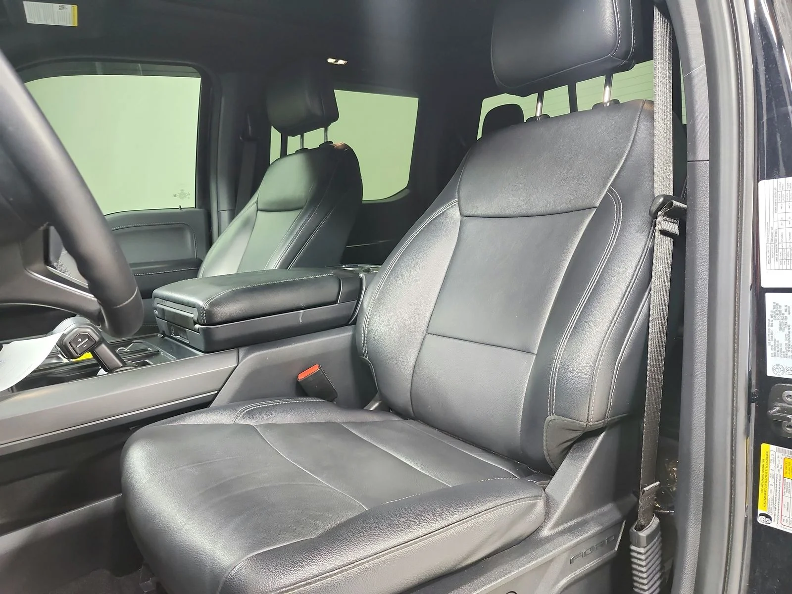 Used 2024 Black Ford XLT image 10
