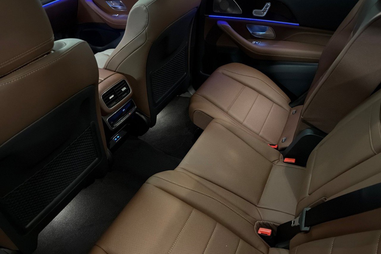 New 2026 Obsidian Black Metallic Mercedes-Benz GLS 450 4MATIC® SUV image 11