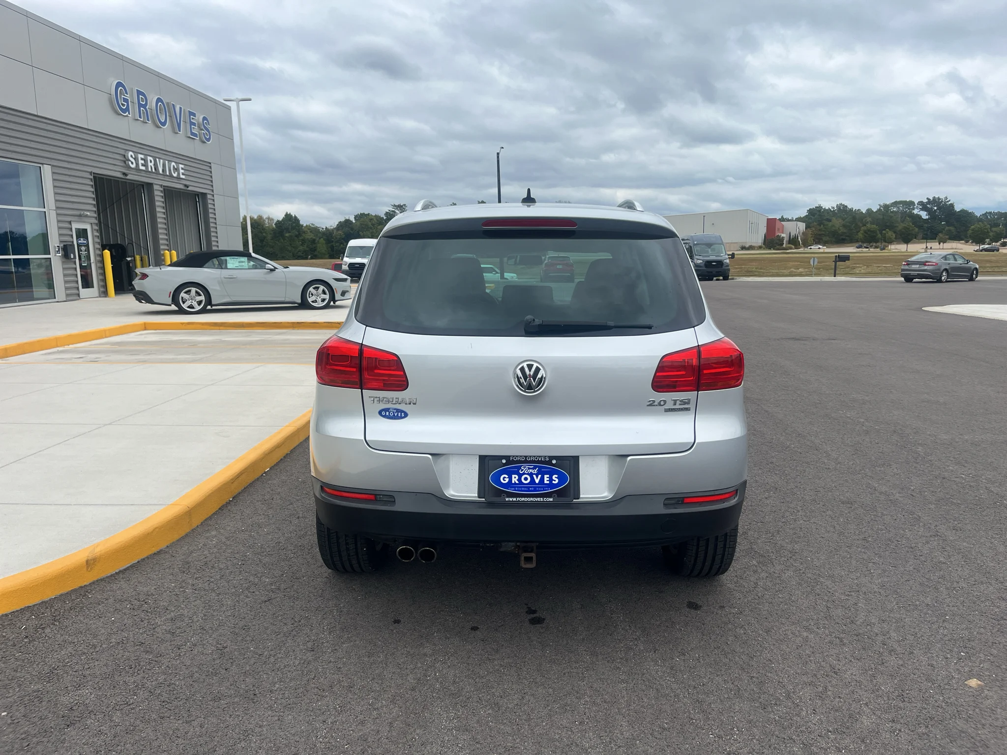 Used 2012 Reflex Silver Metallic Volkswagen SE image 6