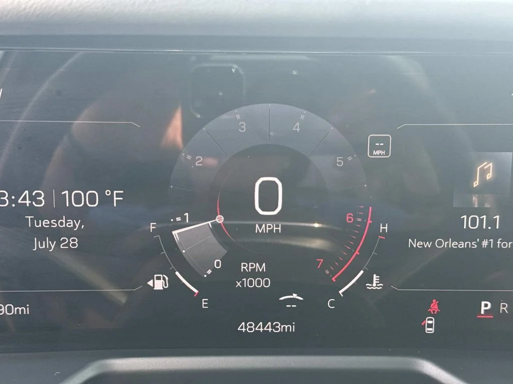 Used 2024 Brown GMC Elevation image 27