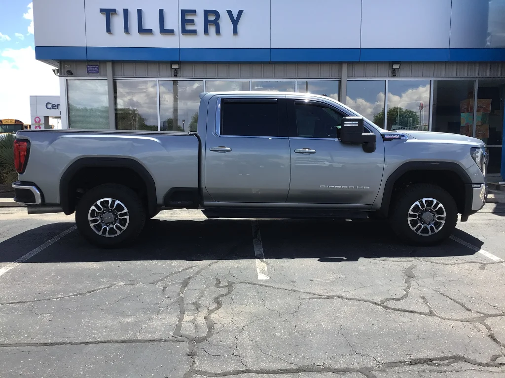 Used 2025 Sterling Metallic GMC SLE image 1