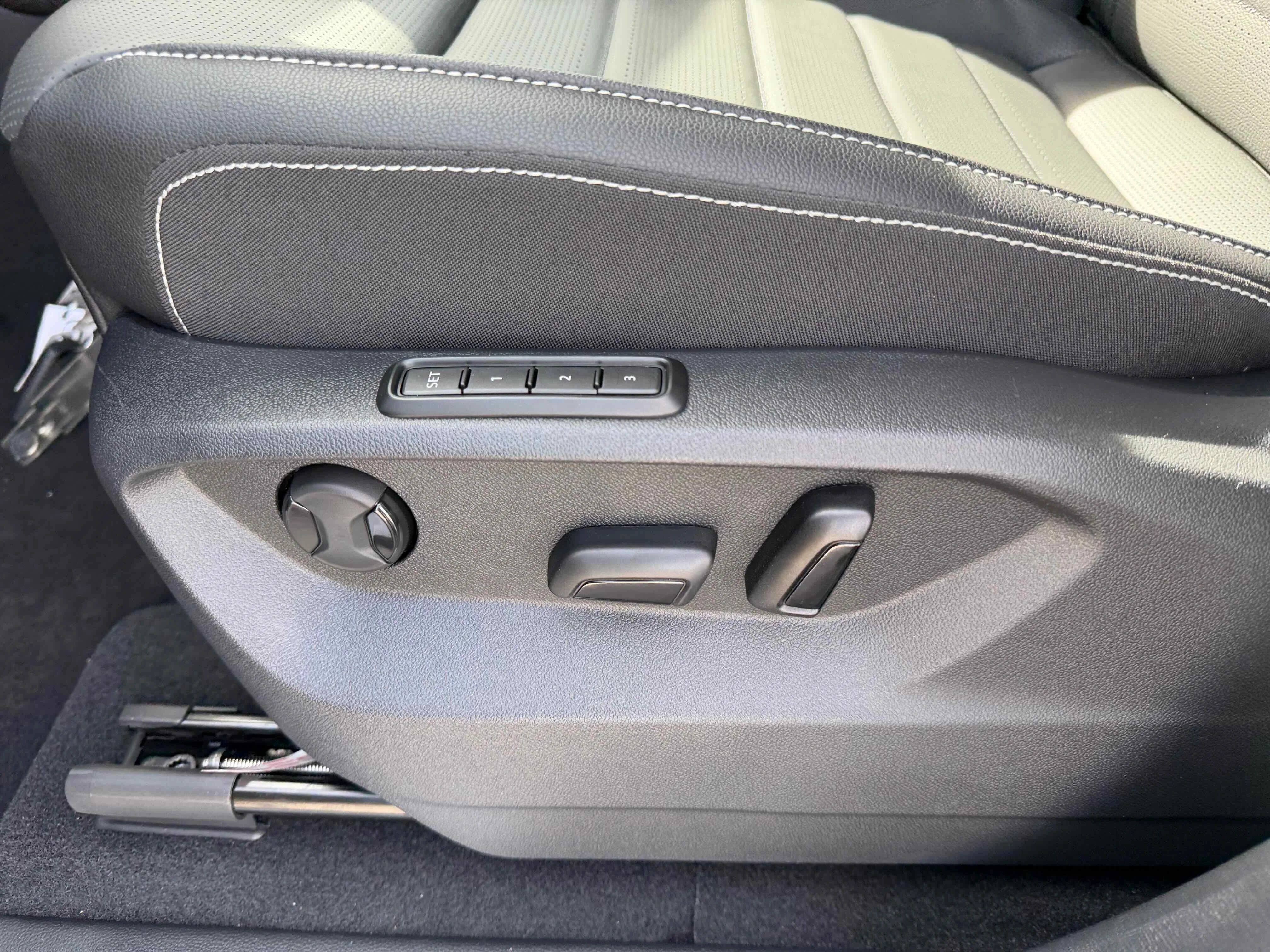 New 2026 Silver Mist Volkswagen 2.0T SEL image 14