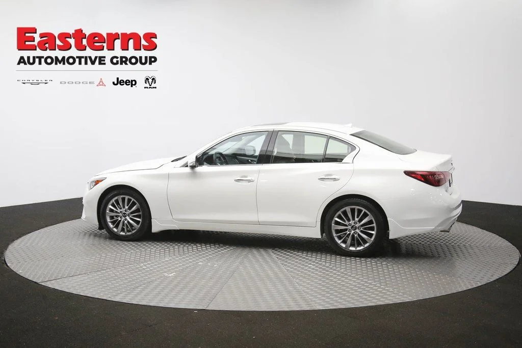 Used 2023 White INFINITI LUXE image 65