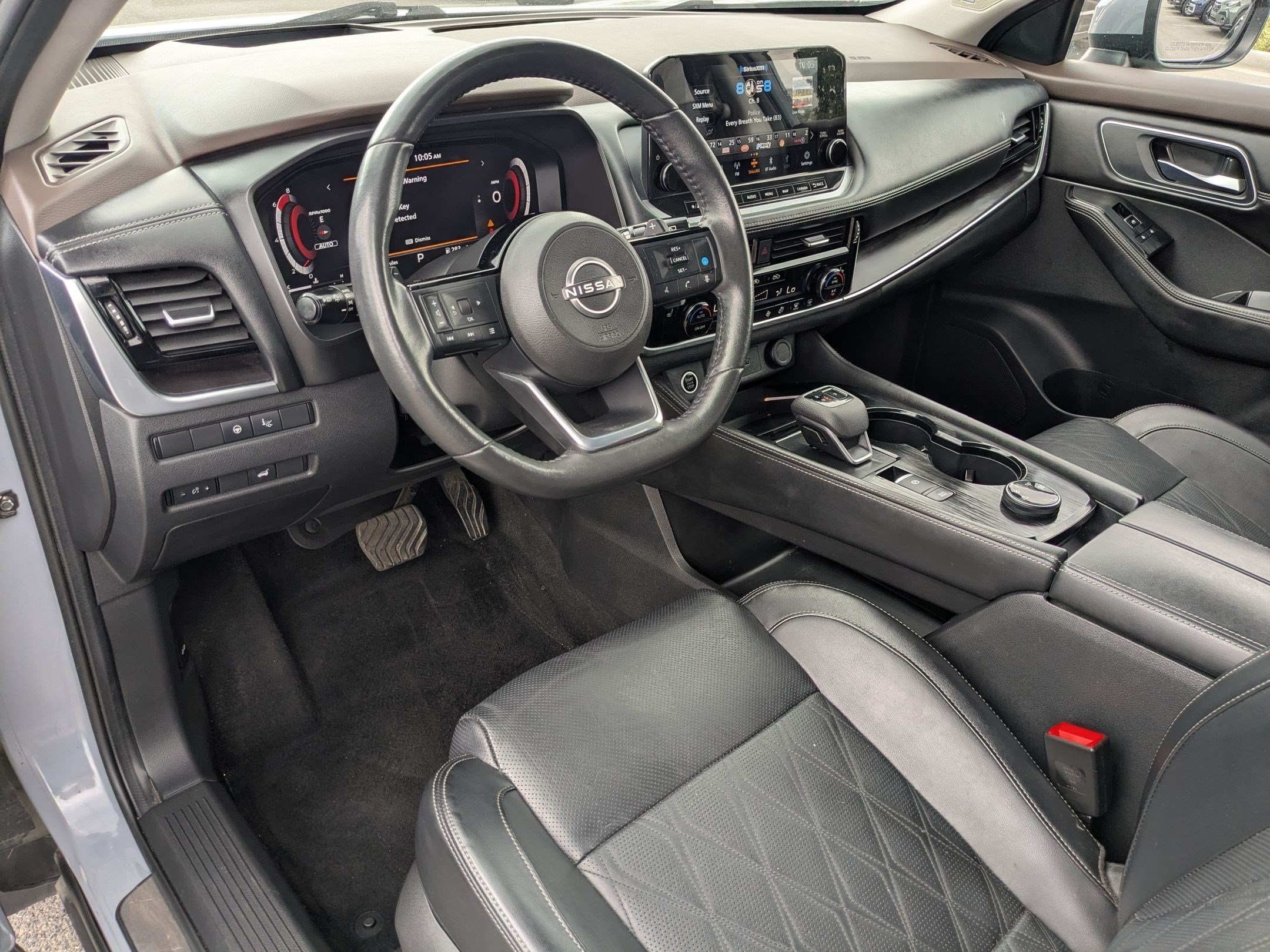 Used 2022 Boulder Gray Pearl Nissan Platinum image 14