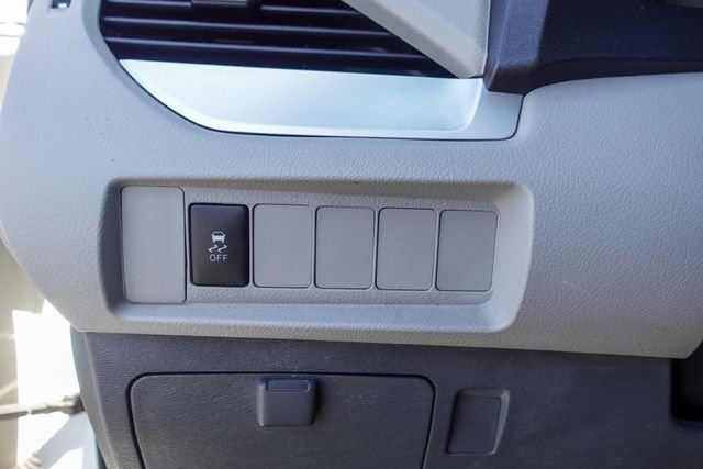Used 2017 White Toyota L image 17