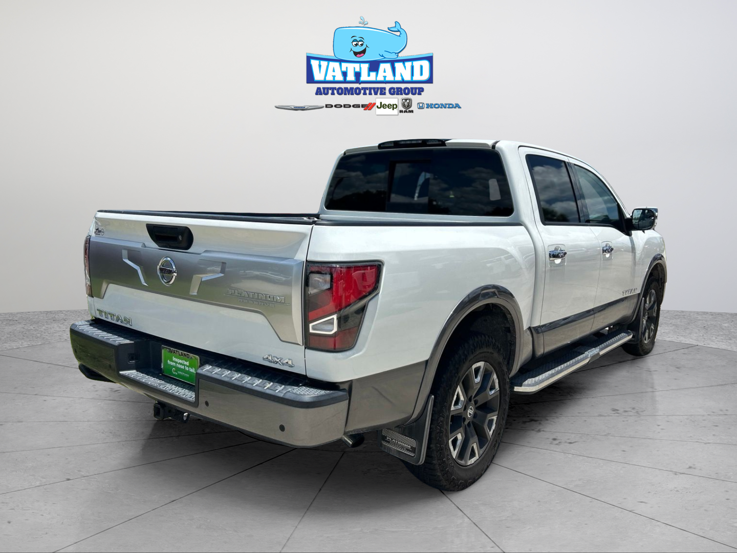 Used 2021 White Nissan Platinum Reserve image 5