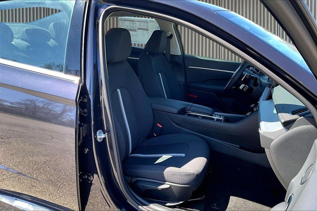 New 2026 Carbon Blue Hyundai SEL Sport image 9