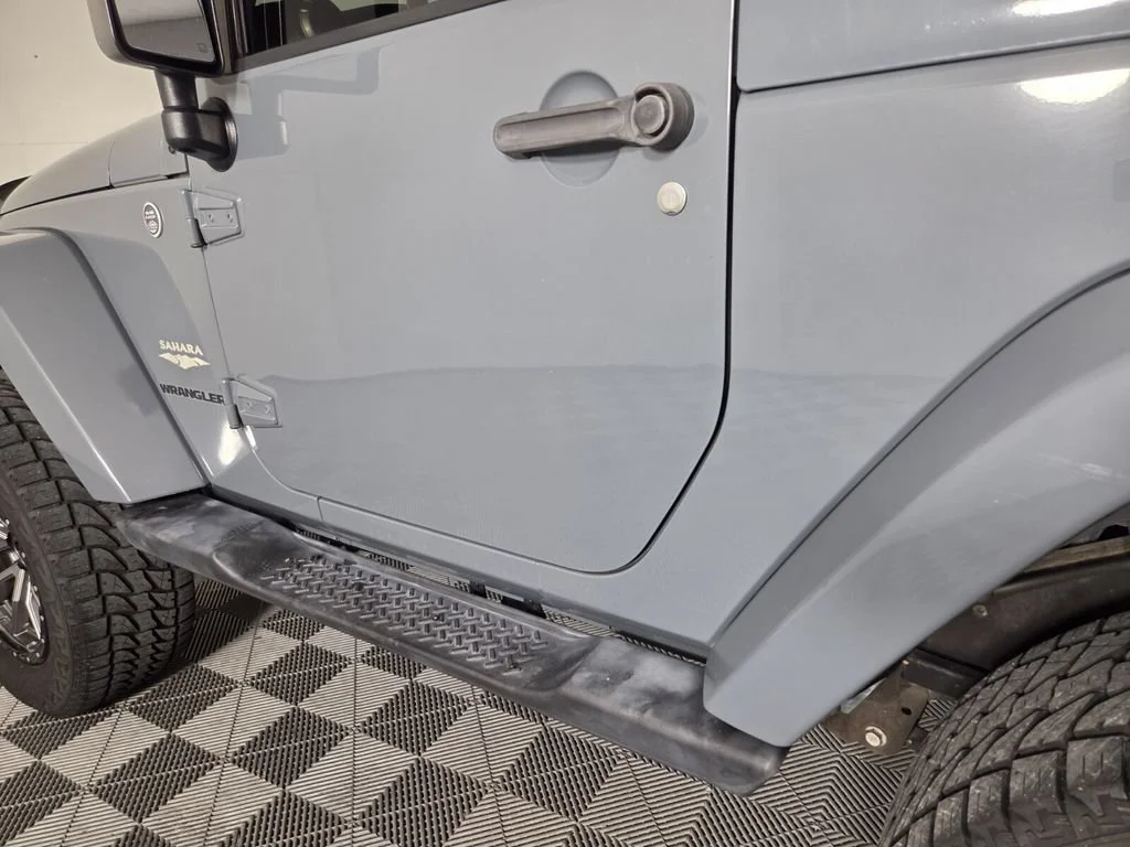 Used 2015 Anvil Clearcoat Jeep Sahara image 9