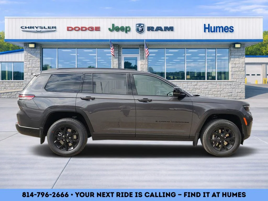 New 2026 Baltic Gray Metallic Clear-Coat Exterior Paint Jeep Laredo Altitude image 2
