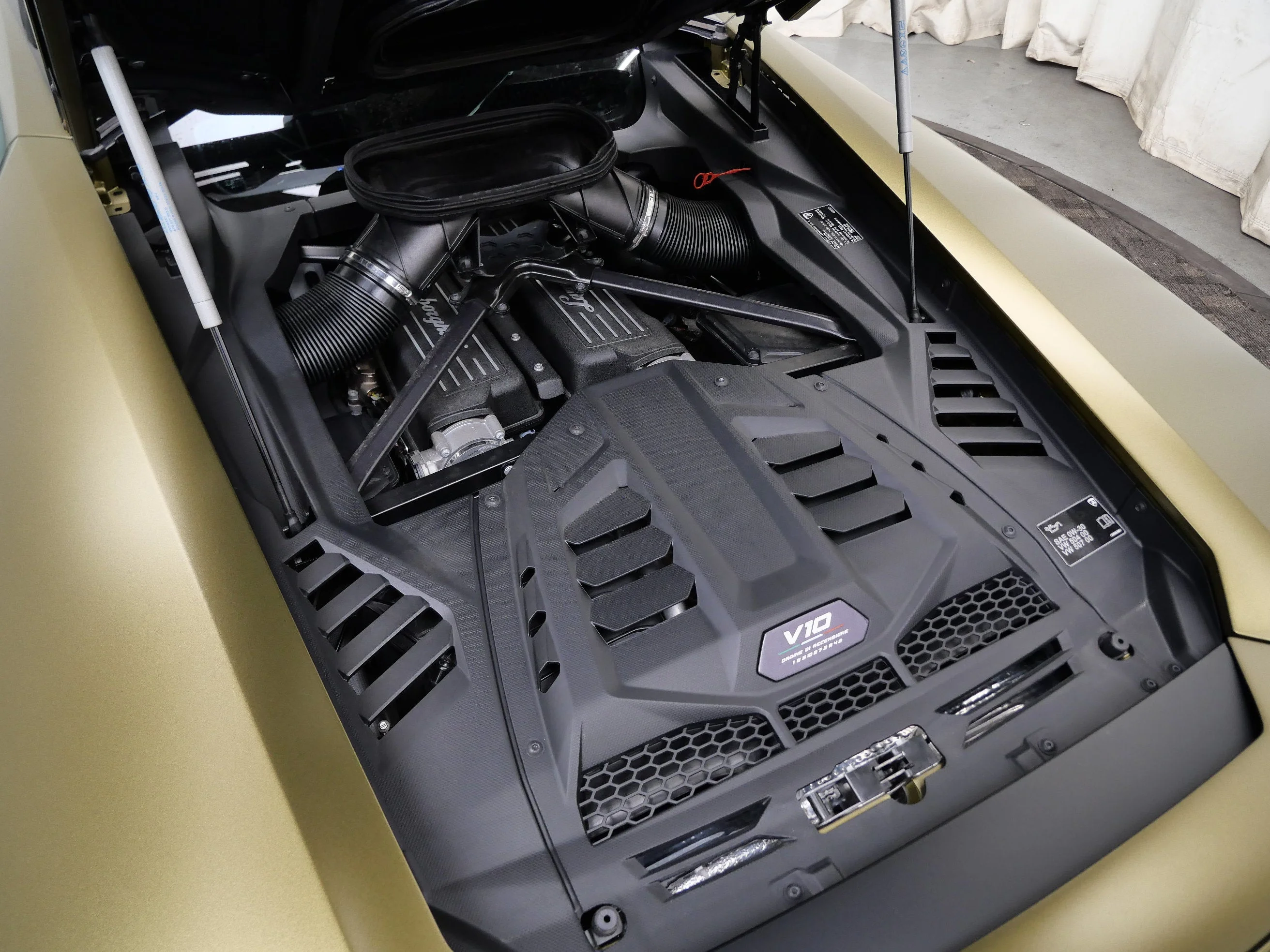 Used 2024 Verde Gea Matte Lamborghini Base image 32