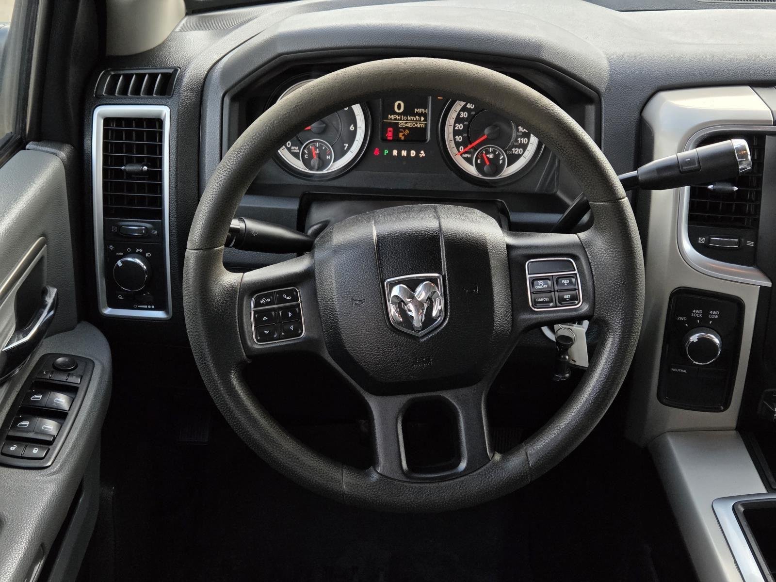 Used 2015 Bright White Clearcoat Ram SLT image 19