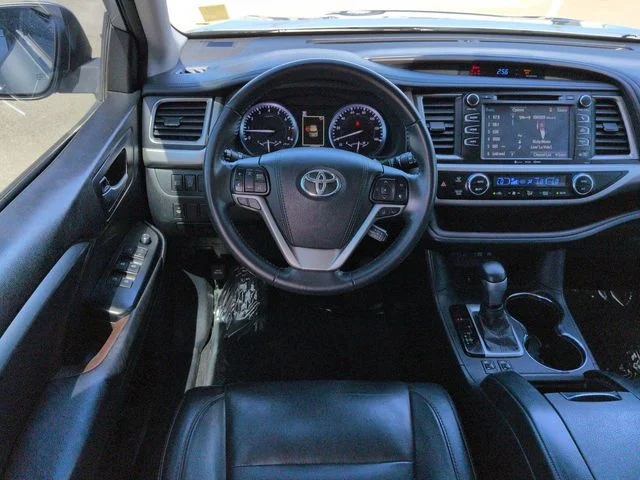 Certified Used 2018 2018 TOYOTA HIGHLANDER XLE Toyota XLE image 16