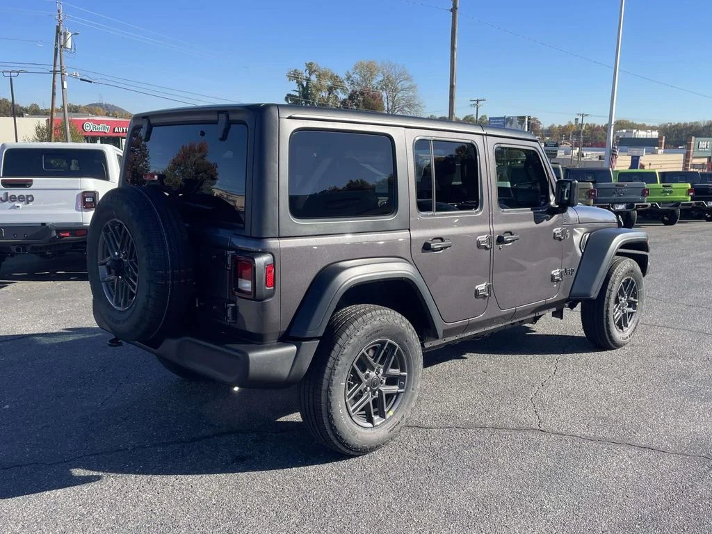 New 2026 Granite Crystal Metallic Clear-Coat Exterior Paint Jeep Sport S image 8