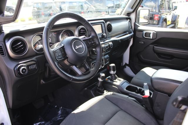 Used 2019 White Jeep Unlimited Sport S image 3