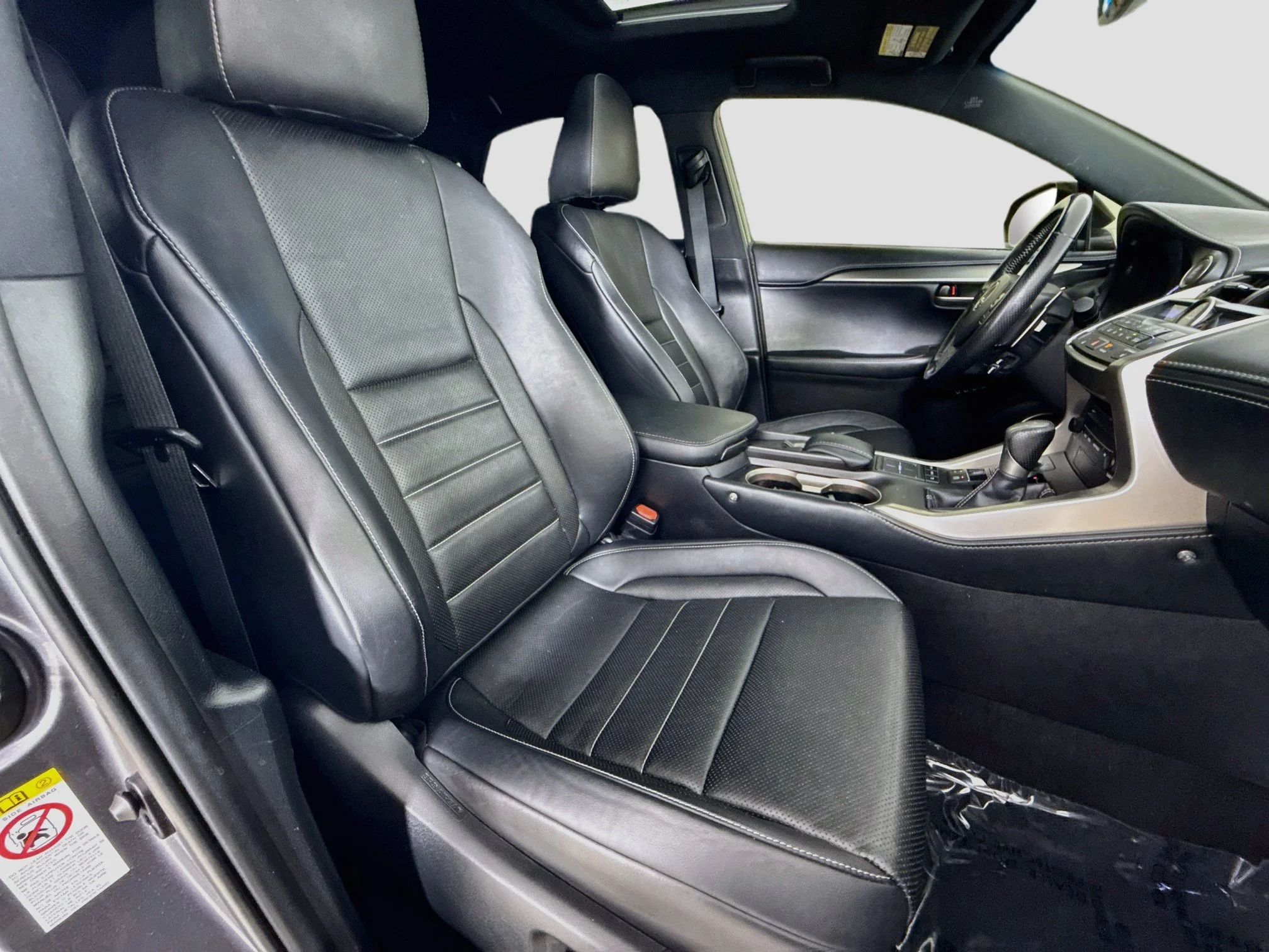 Used 2016  Lexus FWD 4dr image 31