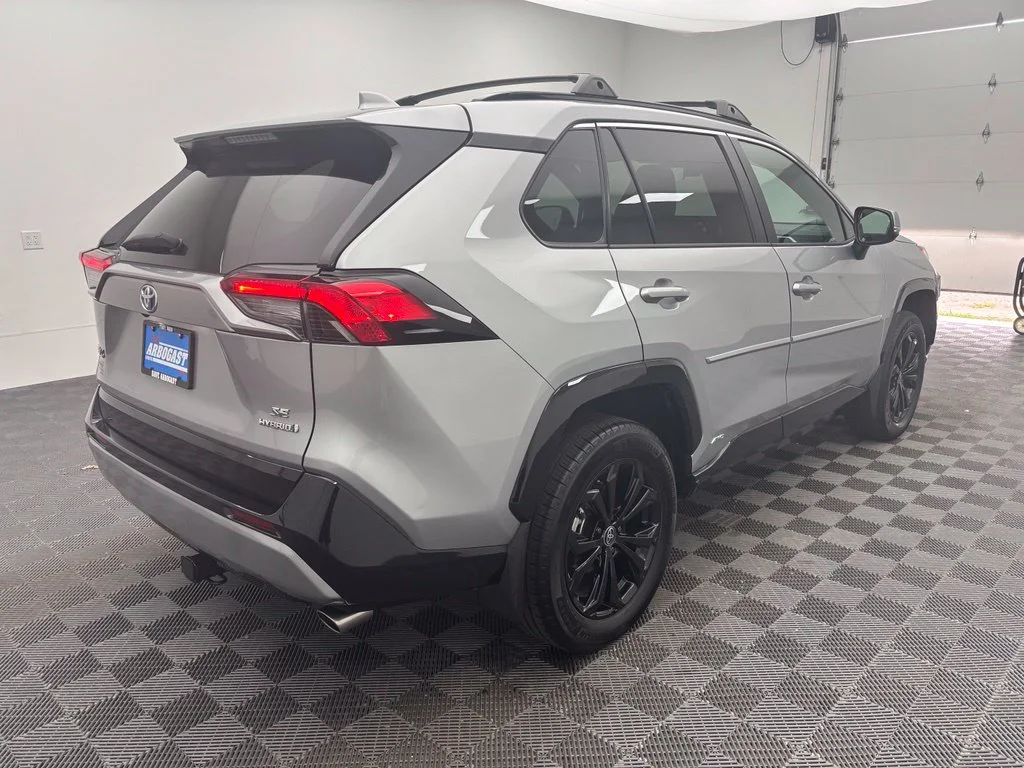 Used 2022 Silver Toyota SE image 8