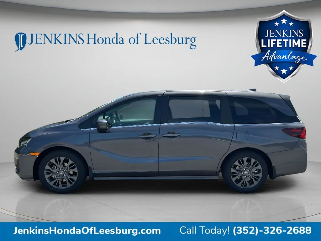 New 2027 Modern Steel Metallic Honda Touring image 6