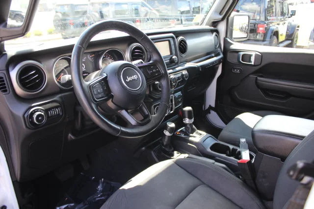 Used 2019 White Jeep Unlimited Sport S image 3
