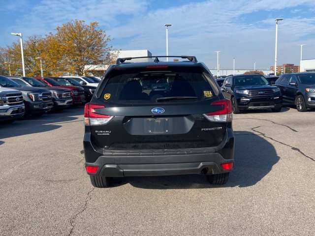 Certified Used 2020 Crystal Black Silica Subaru Premium image 6