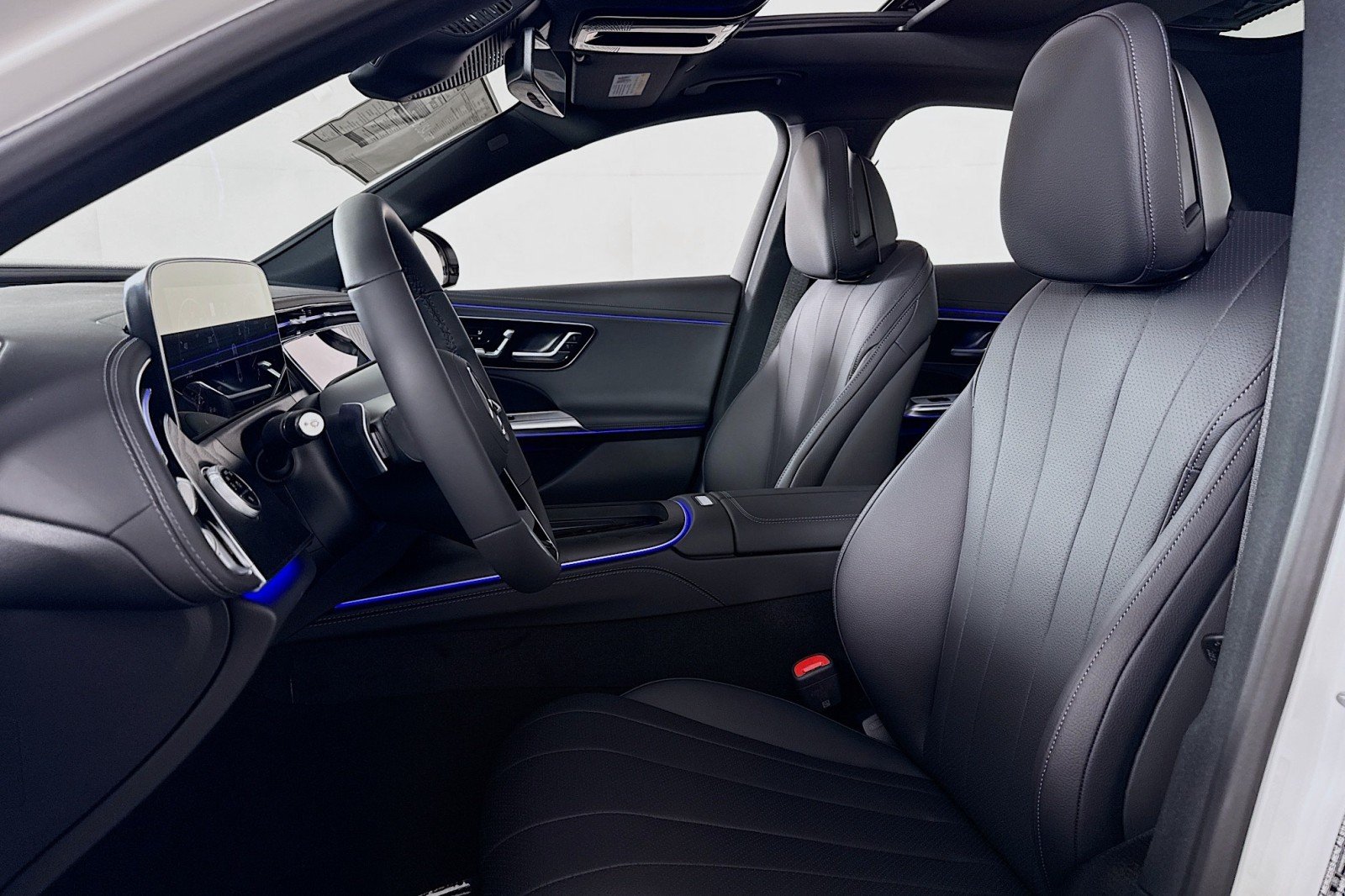 New 2026 Polar White Mercedes-Benz E 350 RWD Sedan image 16