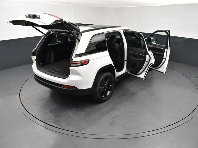 Used 2024 White Jeep Limited image 30