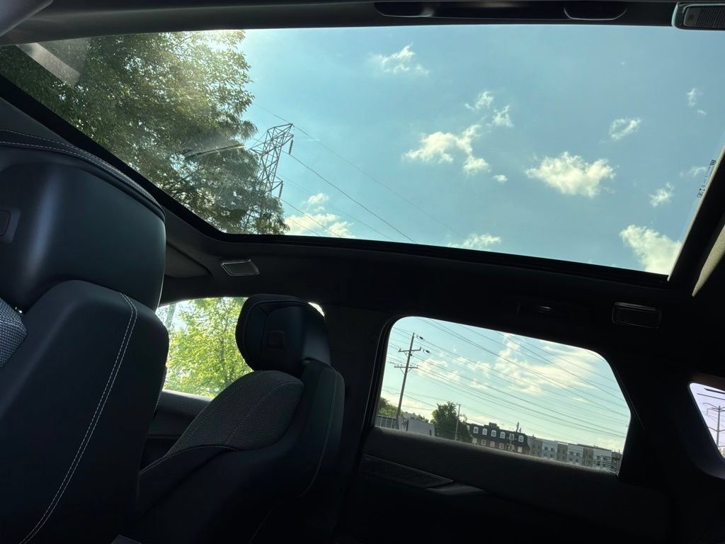 2027 Cadillac OPTIQ Luxury - Photo 28