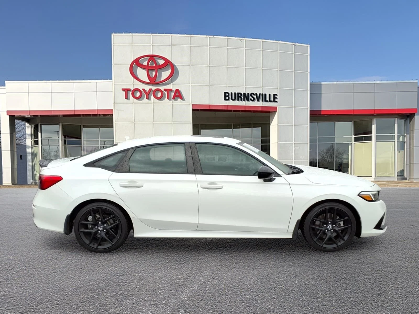 Used 2022 Honda Civic Si with VIN 2HGFE1E55NH476576 for sale in Burnsville, Minnesota