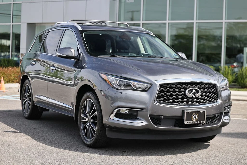 Used 2019 Graphite Shadow INFINITI LUXE image 2