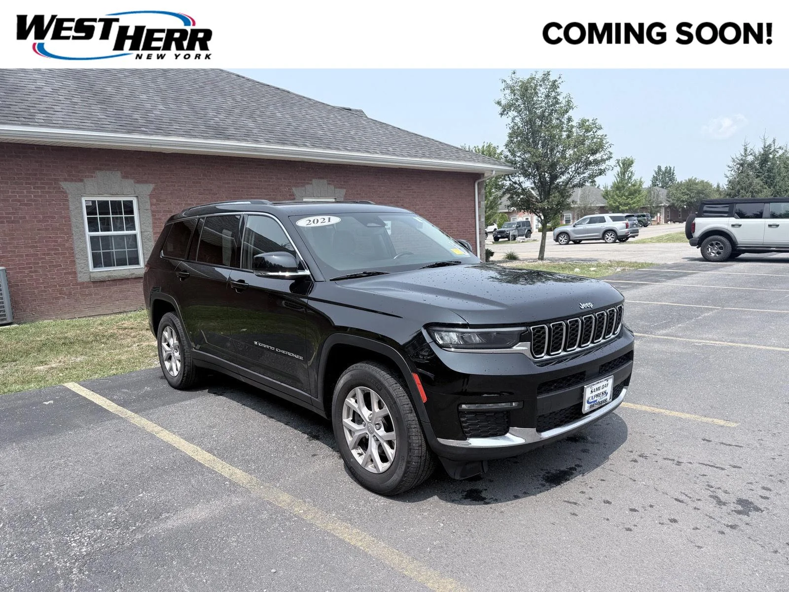 Used 2021 Diamond Black Crystal Pearlcoat Jeep Limited image 1