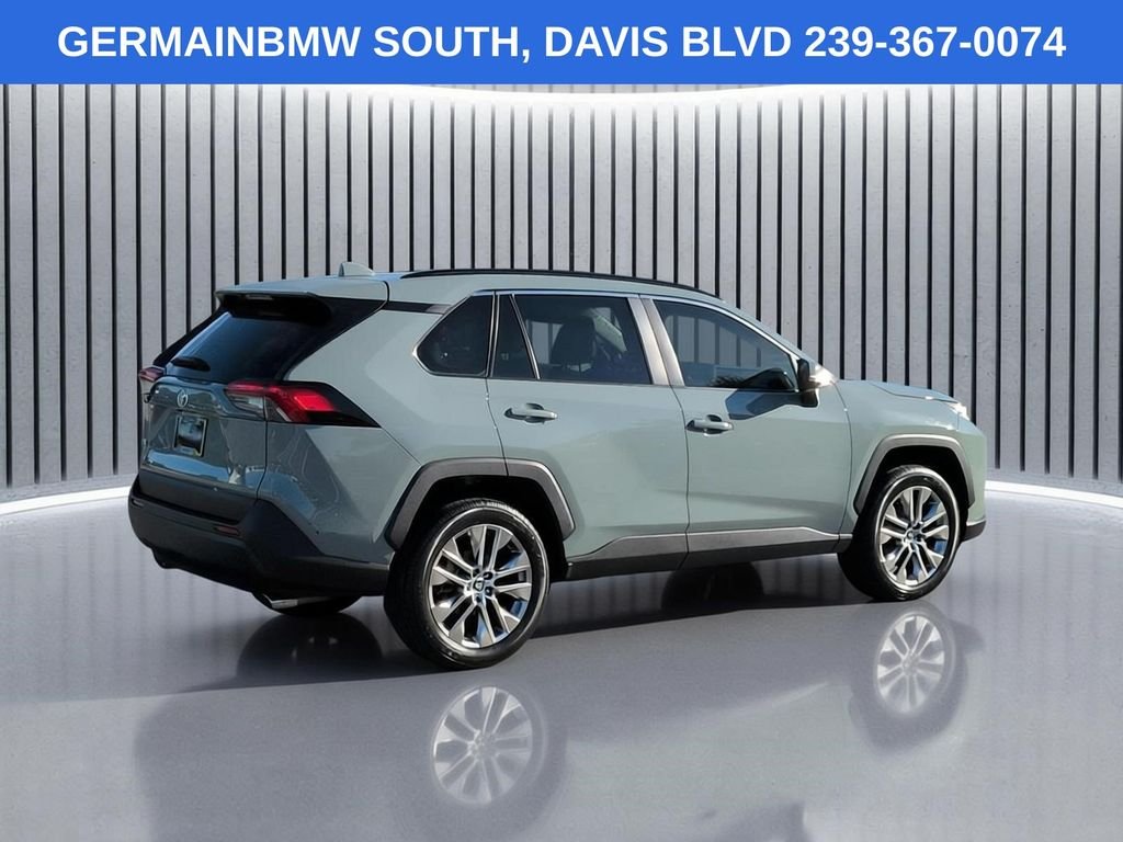 Used 2021 Lunar Toyota XLE Premium image 5