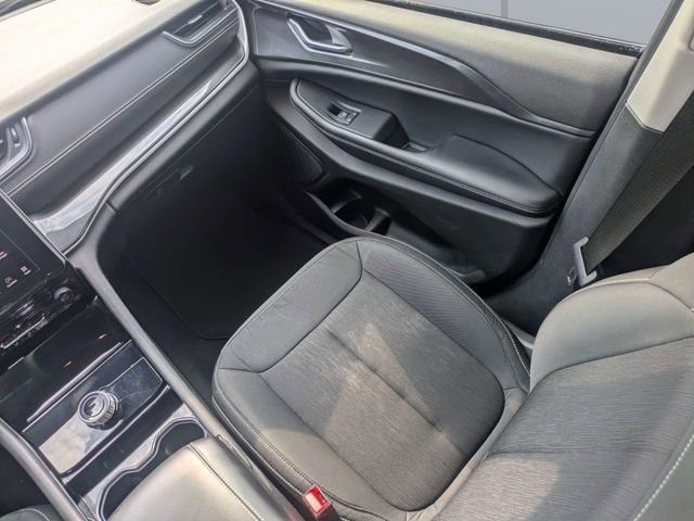 Used 2023 Red Jeep Laredo image 17