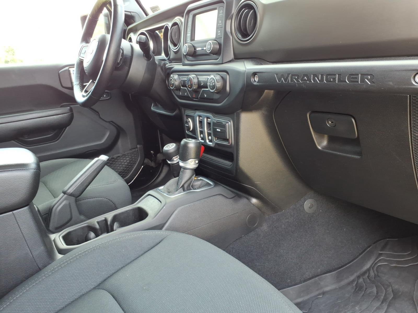 Used 2018 Black Clearcoat Jeep Sport S image 26