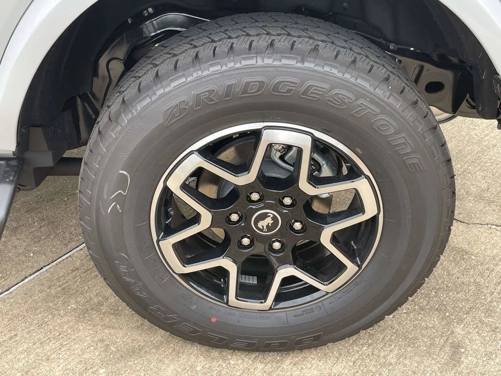New 2026 Avalanche Gray Ford Outer Banks image 9