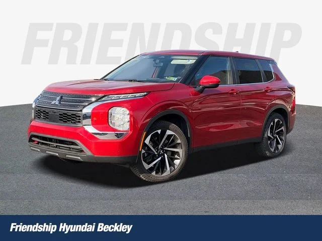 2022 Mitsubishi Outlander ES S-AWC's photo