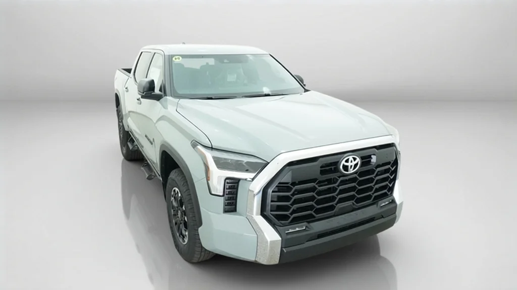New 2026 Lunar Rock Toyota SR5 image 4