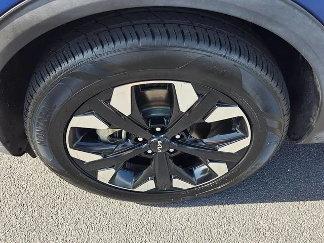 Used 2023 Blue Kia X-Line image 18