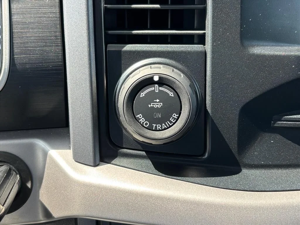 Used 2023 Black Ford XLT image 20