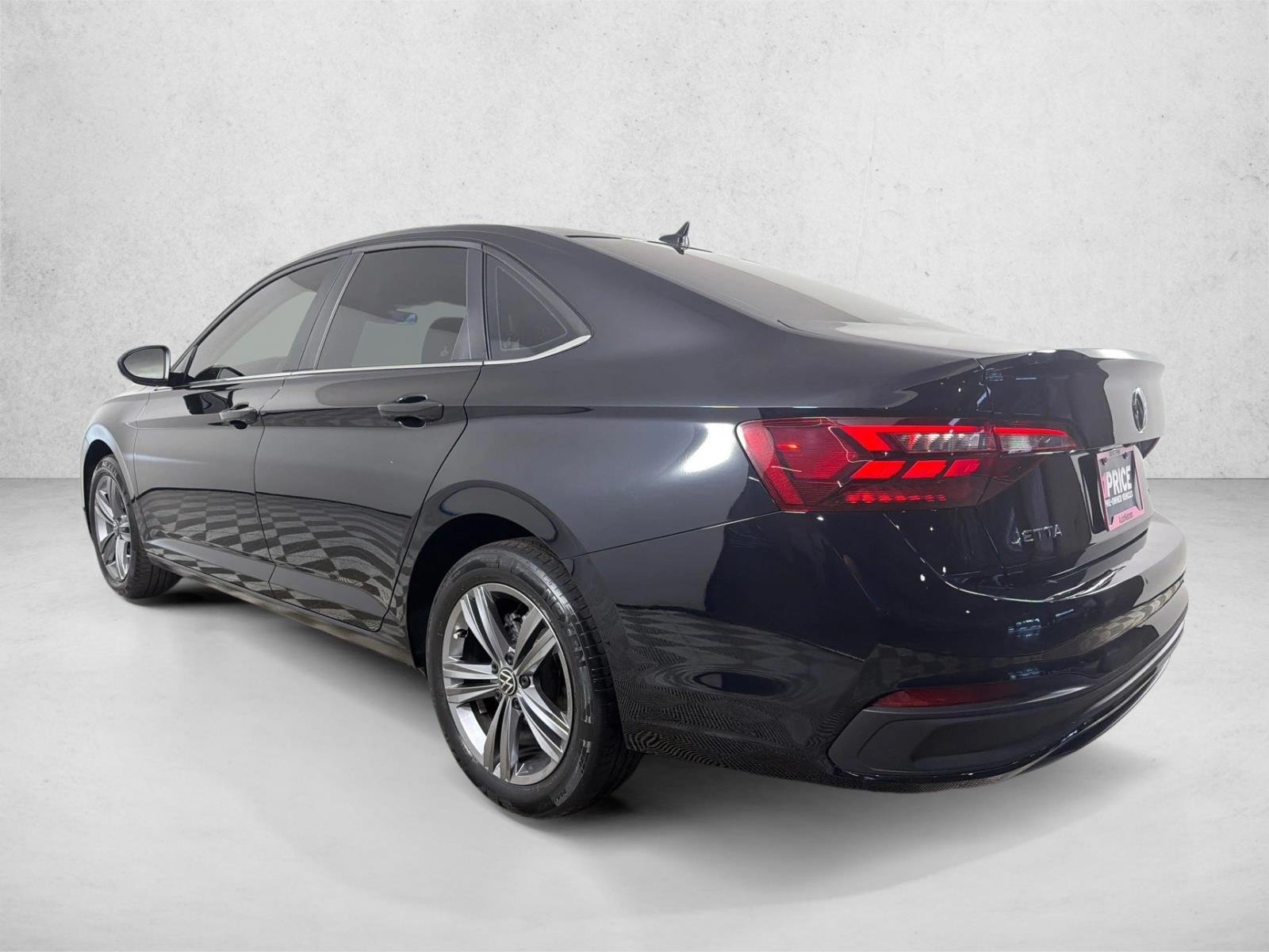 Used 2024 Black Volkswagen SE image 5
