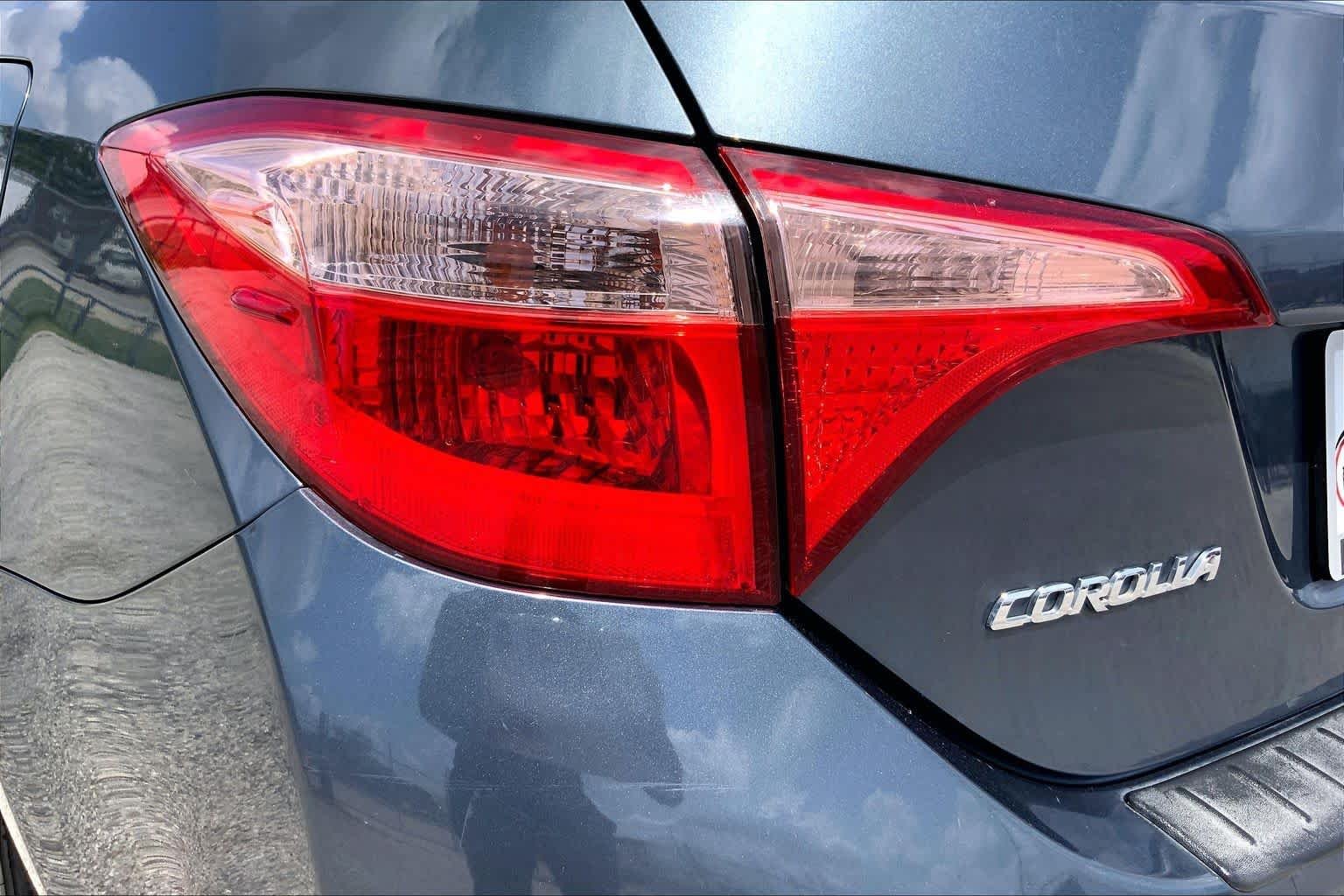 Used 2018 Slate Metallic Toyota LE image 28