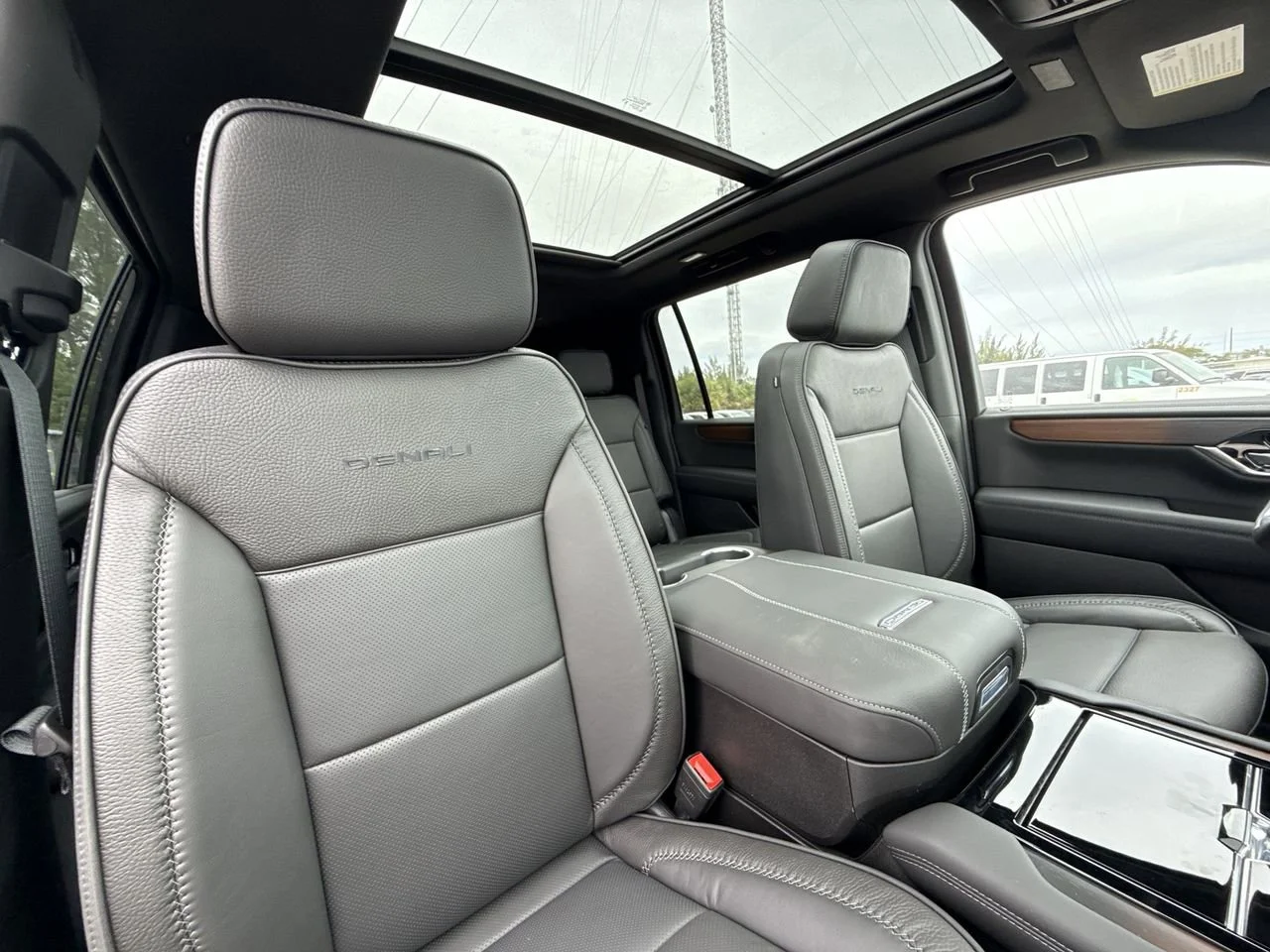 2026 GMC Yukon XL Denali - Photo 27
