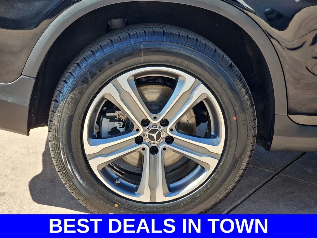 Used 2019 Black Mercedes-Benz GLC 350e image 37