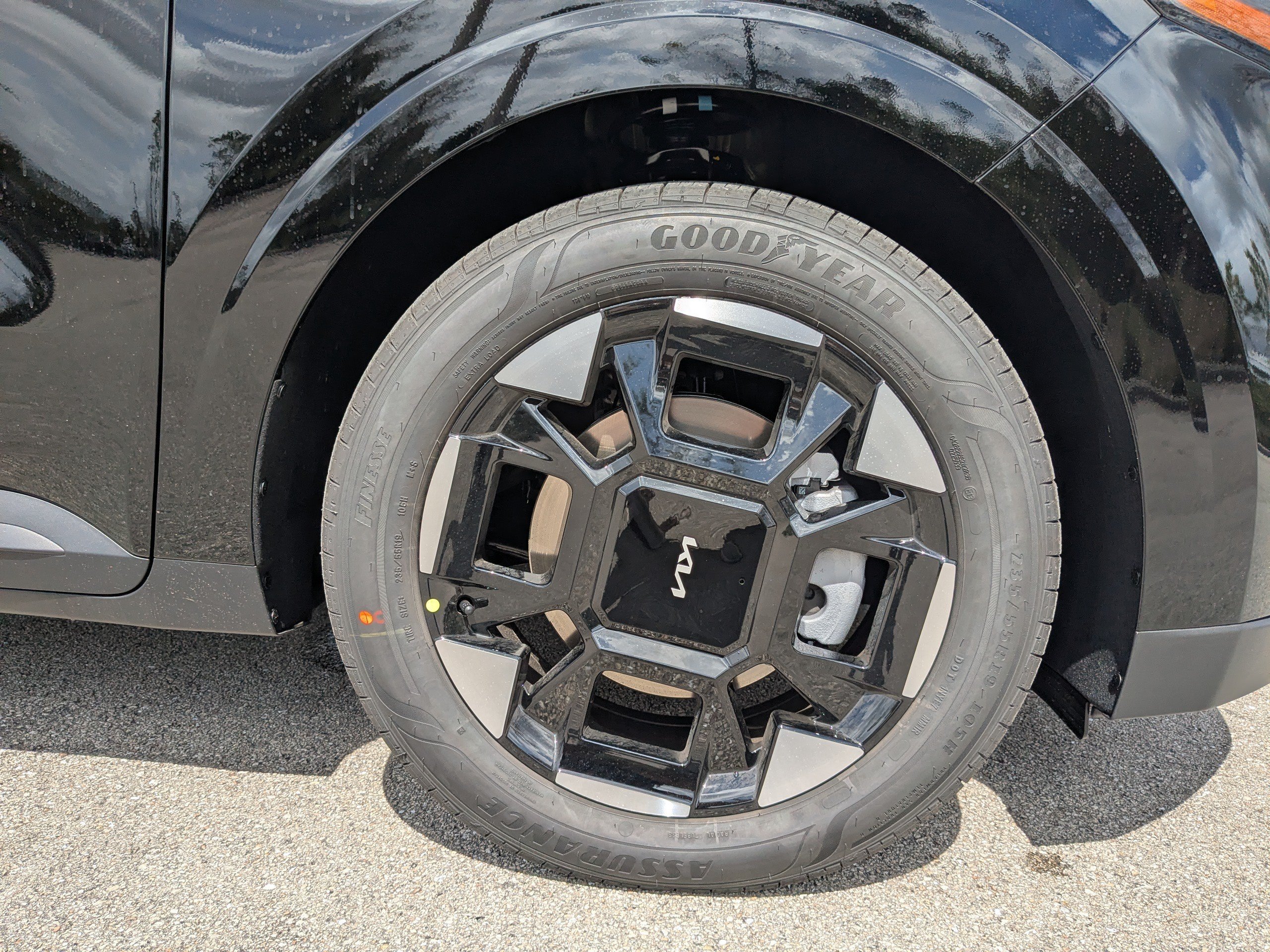 New 2026 Aurora Black Pearl Kia EX image 11