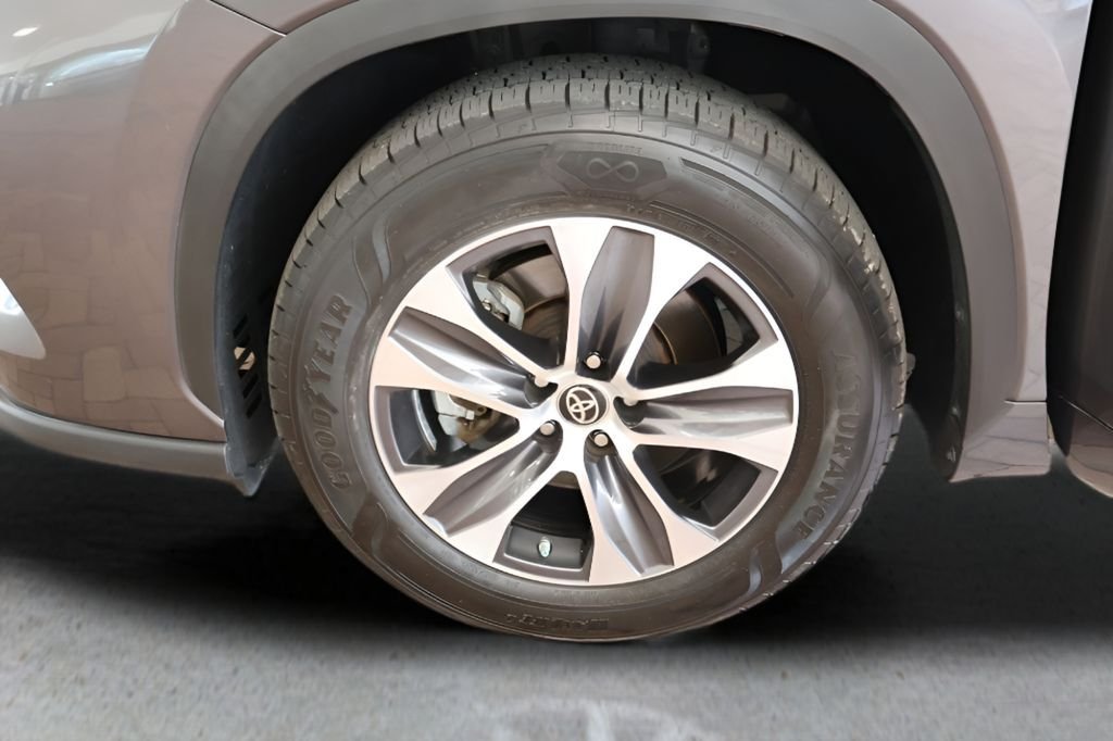 Used 2023 Gray Toyota XLE image 31